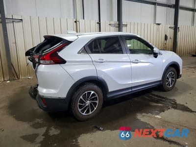 Trzecie zdjęcie samochodu z tyłu: 2022 MITSUBISHI ECLIPSE CROSS ES VIN:JA4ASUAA1NZ014032 - miniatura