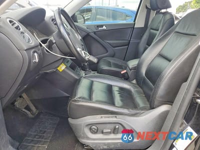 Zdjęcie 7 z 12 samochodu: 2011 VOLKSWAGEN TIGUAN S VIN:WVGBV7AX6BW556274 - miniatura
