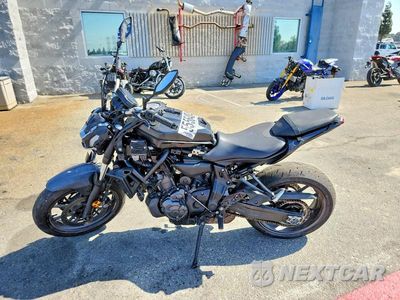 Trzecie zdjęcie samochodu z tyłu: 2022 YAMAHA MT07 C VIN:JYARM32Y9NA000866 - miniatura
