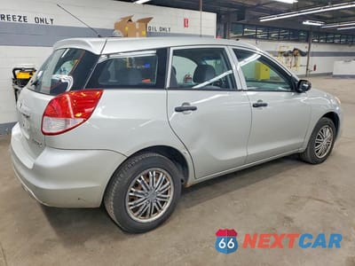 Trzecie zdjęcie samochodu z tyłu: 2004 TOYOTA COROLLA MATRIX XR VIN:2T1KR32EX4C225160 - miniatura