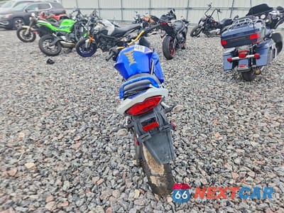 Czwarte zdjęcie samochodu z boku: 2008 SUZUKI GSX650 F VIN:JS1GP74A682100801 - miniatura