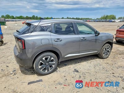 Trzecie zdjęcie samochodu z tyłu: 2026 NISSAN KICKS SV VIN:3N8AP6CB9TL389653 - miniatura