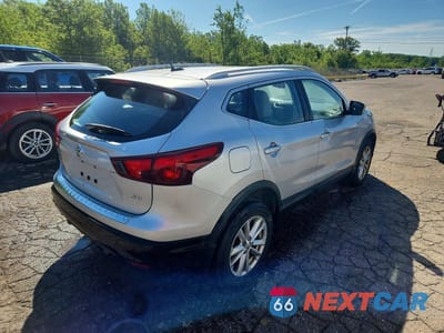 Trzecie zdjęcie samochodu z tyłu: 2018 NISSAN ROGUE SPORT SV VIN:JN1BJ1CP1JW195810 - miniatura