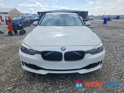 Piąte zdjęcie samochodu w środku: 2014 BMW 328 XI SULEV VIN:WBA3B5G50ENS09980 - miniatura
