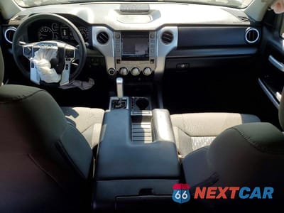 Zdjęcie 8 z 12 samochodu: 2018 TOYOTA TUNDRA SR5 VIN:5TFUY5F11JX726904 - miniatura