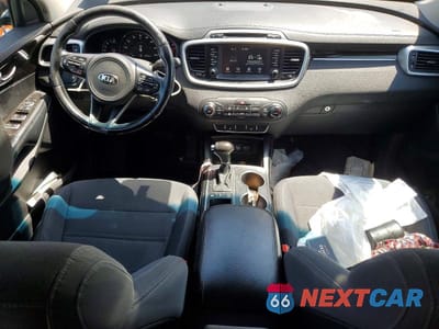 Zdjęcie 8 z 13 samochodu: 2017 KIA SORENTO LX V6 VIN:5XYPGDA58HG234789 - miniatura