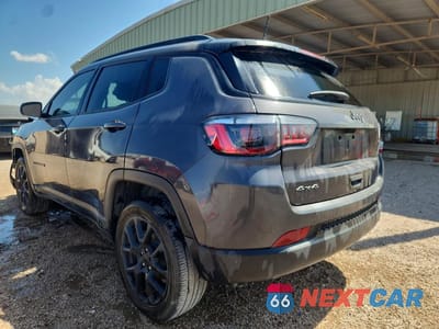 Drugie zdjęcie samochodu z przodu: 2024 JEEP COMPASS LATITUDE VIN:3C4NJDBN3RT153040 - miniatura
