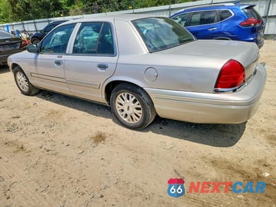 Drugie zdjęcie samochodu z przodu: 2004 FORD CROWN VICTORIA LX VIN:2FAHP74W04X142660 - miniatura