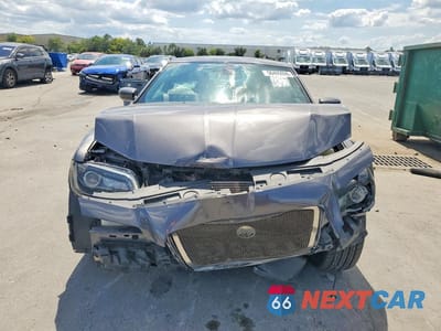 Piąte zdjęcie samochodu w środku: 2015 CHRYSLER 300 S VIN:2C3CCABG2FH780726 - miniatura