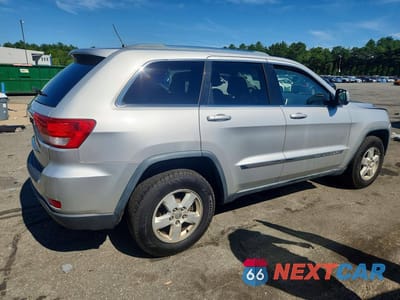 Trzecie zdjęcie samochodu z tyłu: 2011 JEEP GRAND CHEROKEE LAREDO VIN:1J4RR4GGXBC551491 - miniatura