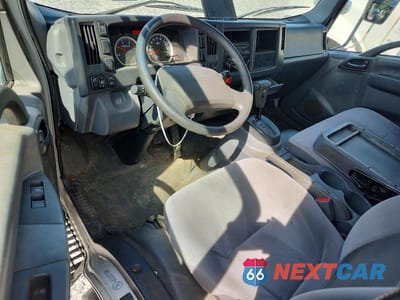 Zdjęcie 8 z 13 samochodu: 2017 ISUZU NRR BOX TRUCK VIN:JALE5W164H7303197 - miniatura