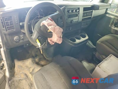 Zdjęcie 8 z 13 samochodu: 2021 CHEVROLET EXPRESS G2500 VIN:1GCWGAF75M1240967 - miniatura