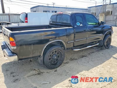 Trzecie zdjęcie samochodu z tyłu: 2002 TOYOTA TUNDRA SR5 V8 VIN:5TBRT34112S326580 - miniatura