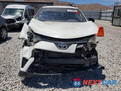 Piąte zdjęcie samochodu w środku: 2016 TOYOTA RAV4 LE VIN:JTMZFREVXGD086872 - miniatura