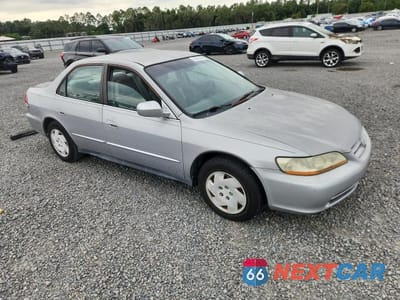 Czwarte zdjęcie samochodu z boku: 2002 HONDA ACCORD LX VIN:1HGCG16432A002090 - miniatura