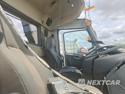 Piąte zdjęcie samochodu w środku: 2022 VOLVO VNL SEMI TRUCK VIN:4V4N39THXNN298347 - miniatura