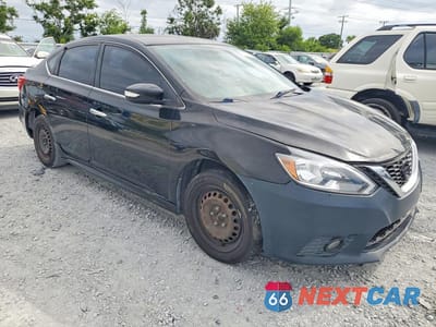 Czwarte zdjęcie samochodu z boku: 2018 NISSAN SENTRA SR VIN:3N1AB7AP8JY252267 - miniatura