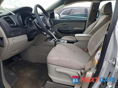 Zdjęcie 7 z 13 samochodu: 2016 KIA SEDONA L VIN:KNDMA5C19G6206506 - miniatura