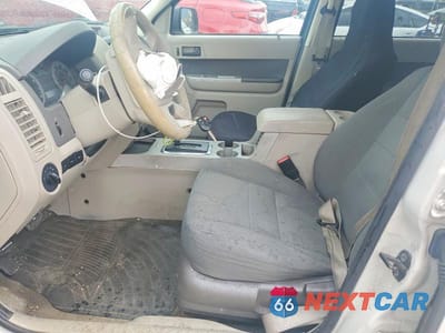 Zdjęcie 7 z 13 samochodu: 2010 FORD ESCAPE XLT VIN:1FMCU0D78AKA34438 - miniatura