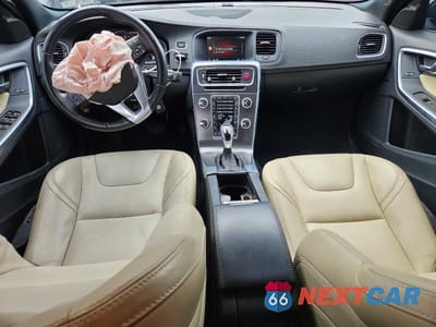 Zdjęcie 8 z 13 samochodu: 2016 VOLVO S60 PLATINUM VIN:YV149MFM5G2395245 - miniatura