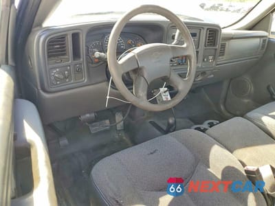 Zdjęcie 8 z 12 samochodu: 2004 CHEVROLET SILVERADO K2500 HEAVY DUTY VIN:1GCHK24U04E130214 - miniatura
