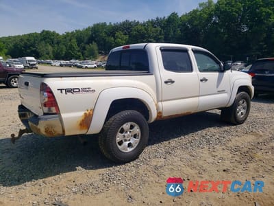Trzecie zdjęcie samochodu z tyłu: 2013 TOYOTA TACOMA DOUBLE CAB VIN:3TMLU4EN9DM111775 - miniatura