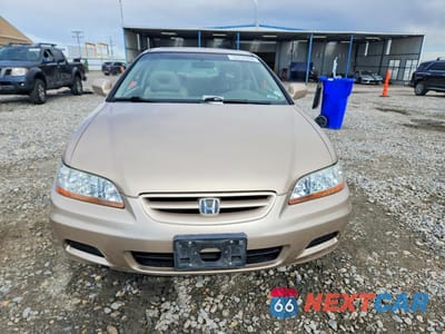 Piąte zdjęcie samochodu w środku: 2002 HONDA ACCORD EX VIN:1HGCG22522A028054 - miniatura