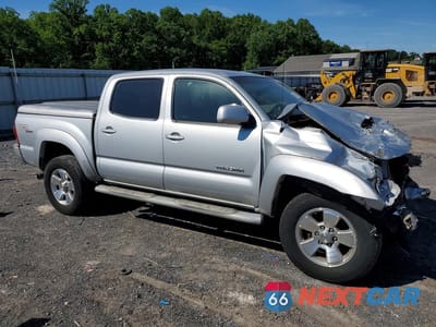 Czwarte zdjęcie samochodu z boku: 2005 TOYOTA TACOMA DOUBLE CAB VIN:5TELU42N95Z080083 - miniatura