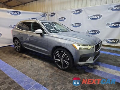 Czwarte zdjęcie samochodu z boku: 2019 VOLVO XC60 T6 R-DESIGN VIN:YV4A22RM6K1351487 - miniatura