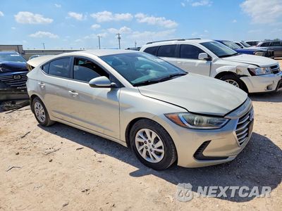 Czwarte zdjęcie samochodu z boku: 2017 HYUNDAI ELANTRA SE VIN:5NPD74LF4HH151622 - miniatura