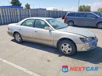 Czwarte zdjęcie samochodu z boku: 1997 LEXUS ES 300 VIN:JT8BF22G5V0006797 - miniatura