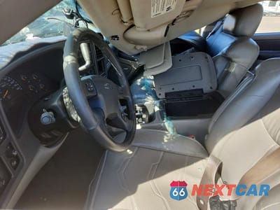 Zdjęcie 7 z 13 samochodu: 2003 CHEVROLET SUBURBAN K1500 VIN:3GNFK16TX3G203559 - miniatura