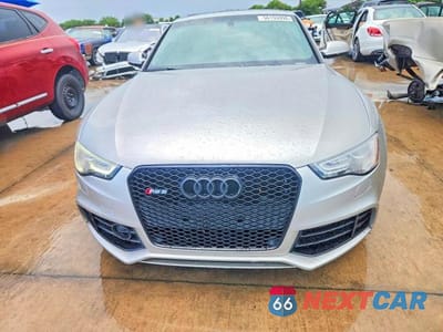 Piąte zdjęcie samochodu w środku: 2013 AUDI RS5 VIN:WUAC6AFR0DA902481 - miniatura