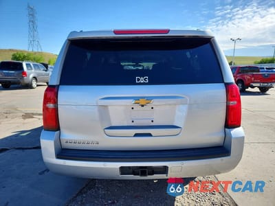Zdjęcie 6 z 13 samochodu: 2017 CHEVROLET SUBURBAN K1500 LS VIN:1GNSKGKC5HR302711 - miniatura