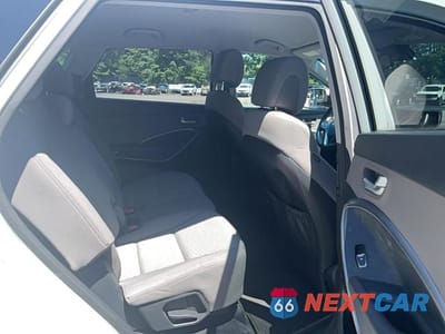 Zdjęcie 6 z 10 samochodu: 2018 HYUNDAI SANTA FE SE VIN:KM8SMDHF9JU267995 - miniatura