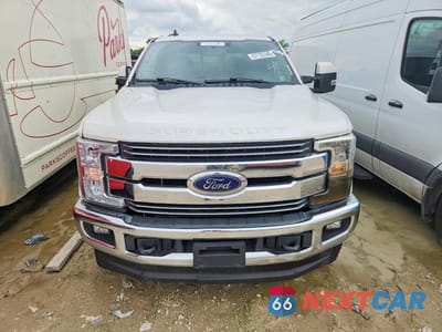 Piąte zdjęcie samochodu w środku: 2019 FORD F250 SUPER DUTY VIN:1FT7W2B64KEF12019 - miniatura
