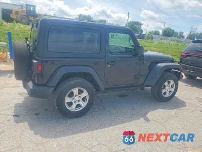 Trzecie zdjęcie samochodu z tyłu: 2022 JEEP WRANGLER SPORT VIN:1C4GJXAG0NW164014 - miniatura