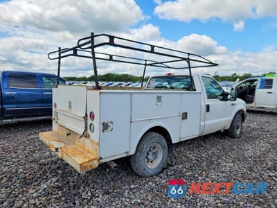 Czwarte zdjęcie samochodu z boku: 2004 FORD F250 SUPER DUTY VIN:1FDNF20L34ED17768 - miniatura