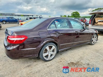 Trzecie zdjęcie samochodu z tyłu: 2010 MERCEDES-BENZ E 350 4MATIC VIN:WDDHF8HB2AA114542 - miniatura