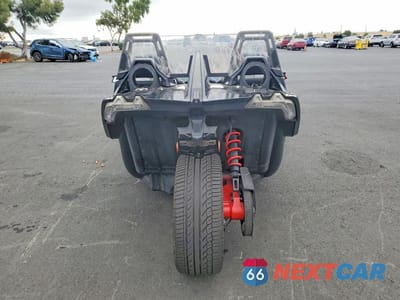 Czwarte zdjęcie samochodu z boku: 2016 POLARIS SLINGSHOT SL VIN:57XAAPFA7G5109716 - miniatura