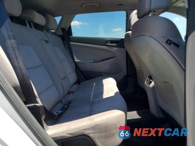 Zdjęcie 11 z 13 samochodu: 2018 HYUNDAI TUCSON VALUE VIN:KM8J3CA24JU688765 - miniatura