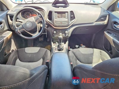 Zdjęcie 8 z 13 samochodu: 2018 JEEP CHEROKEE LATITUDE VIN:1C4PJLCB3JD544867 - miniatura
