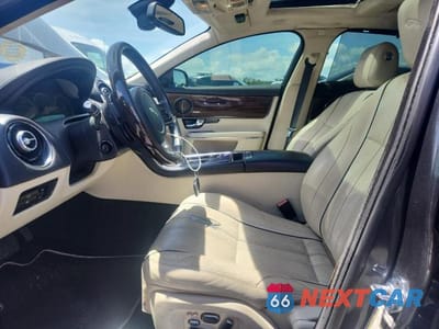 Zdjęcie 7 z 13 samochodu: 2012 JAGUAR XJL SUPERCHARGED VIN:SAJWA2GE8CMV29327 - miniatura