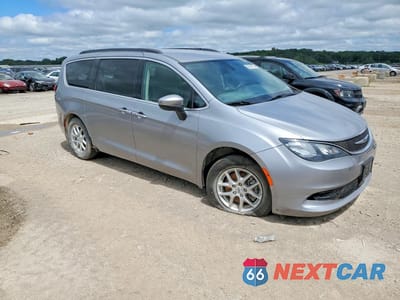 Czwarte zdjęcie samochodu z boku: 2021 CHRYSLER VOYAGER LXI VIN:2C4RC1DG9MR506143 - miniatura