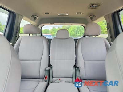 Zdjęcie 10 z 13 samochodu: 2021 KIA SEDONA LX VIN:KNDMB5C10M6674391 - miniatura