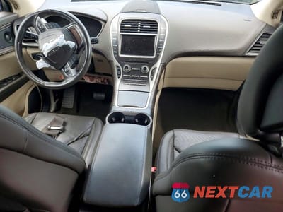 Zdjęcie 8 z 12 samochodu: 2019 LINCOLN NAUTILUS RESERVE VIN:2LMPJ6L91KBL35231 - miniatura