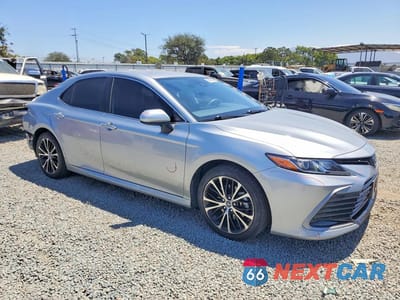 Czwarte zdjęcie samochodu z boku: 2022 TOYOTA CAMRY LE VIN:4T1C31AK5NU576592 - miniatura