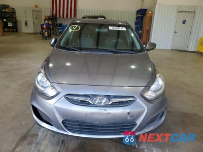 Piąte zdjęcie samochodu w środku: 2014 HYUNDAI ACCENT GS VIN:KMHCT5AE0EU180846 - miniatura