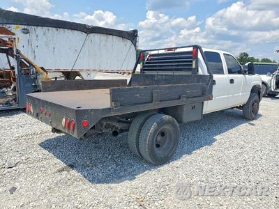 Trzecie zdjęcie samochodu z tyłu: 2004 CHEVROLET SILVERADO K3500 VIN:1GCJK33284F223001 - miniatura