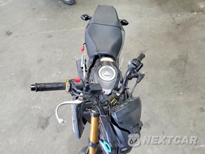 Piąte zdjęcie samochodu w środku: 2019 HONDA GROM 125 VIN:MLHJC7517K5103716 - miniatura
